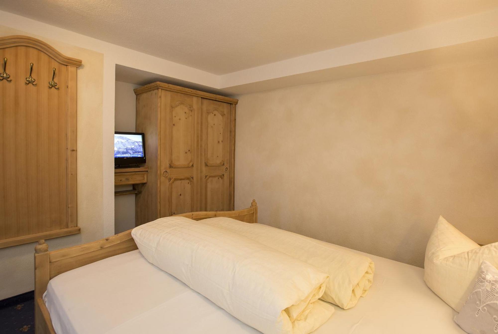 אישגל Hotel Tanzer חדר תמונה